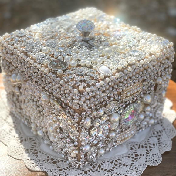 Frosted in Gems Keepsake Box - Picture 3 of 12